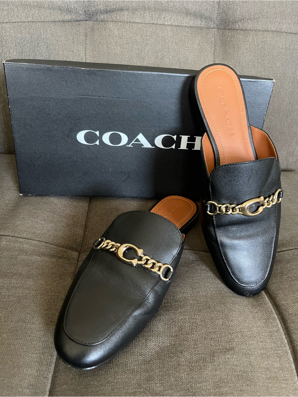Coach Sofi Black Leather Gold Chain Logo Mule Slide Womens 1/4” heels Size 7B